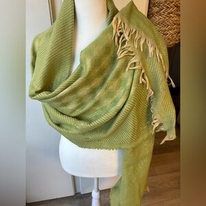 Oversized Scarf green patterned spring trendy chic cozy warm accessory women’s